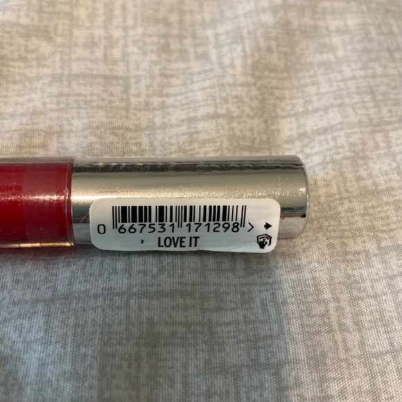 Victoria’s Secret Lip Gloss Love It - Picture 3 of 4